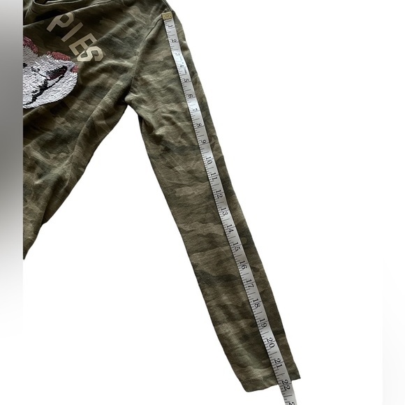 Abercrombie kids camouflage long sleeve shirt.Boston terrier with flip sequins. - Picture 8 of 9